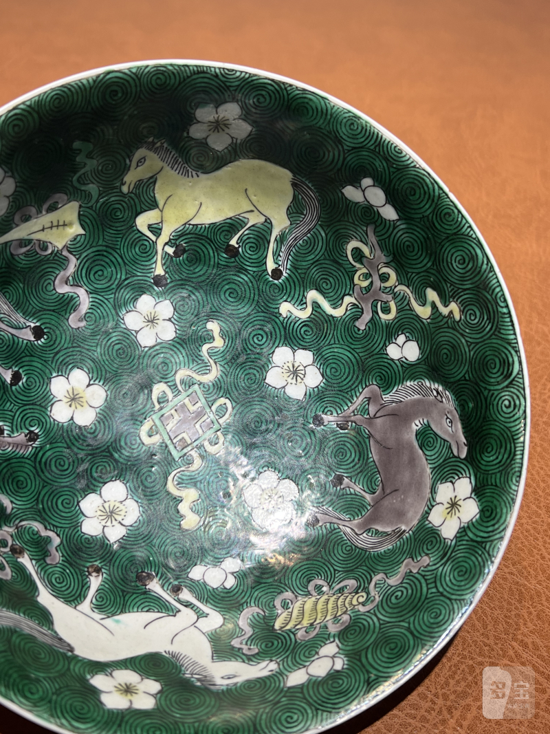 清康熙 素三彩骏马纹碗 - 图9